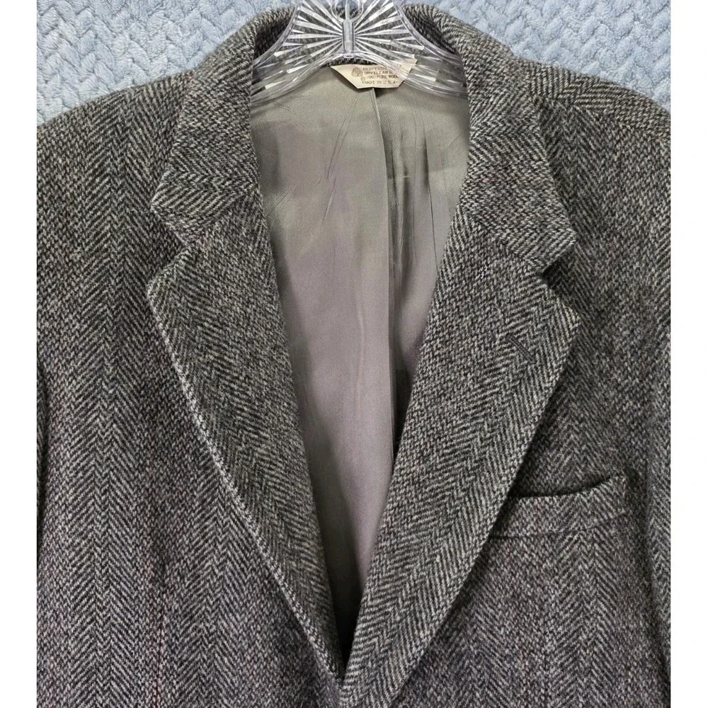New England Herringbone Grey Tweed Sportcoat Mens Size 40L 100% Wool Made In USA